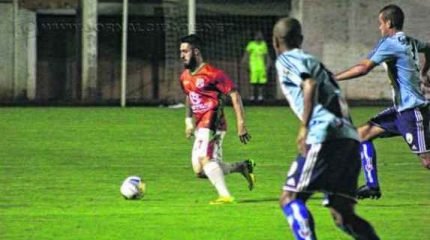 Com dores na coxa, o atacante Leleco pode ser vetado pelo departamento médico