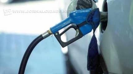 Litro da gasolina na bomba em Rio Claro custa, em média, R$ 3,30 segundo pesquisa da ANP (foto Marcelo Camargo/ABr)