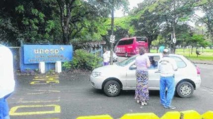 Docentes e servidores em manifestação nessa quarta (15)