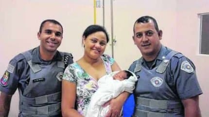 O soldado Wellington Soares Júlio e o cabo Sérgio de Souza atenderam a ocorrência