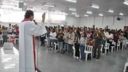 Fluxo habitual da Paróquia das Santas Missões na Cidade Azul conta com aproximadamente mil e trezentos discípulos por semana