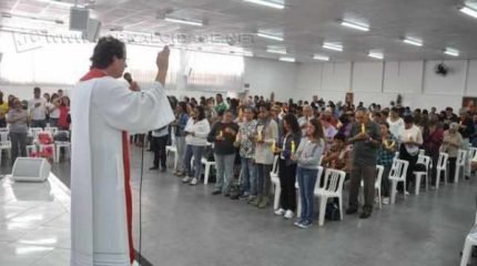 Fluxo habitual da Paróquia das Santas Missões na Cidade Azul conta com aproximadamente mil e trezentos discípulos por semana