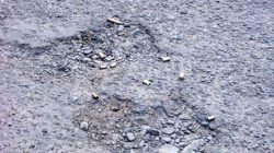 No local, dezenas de cápsulas do armamento usado pelos criminosos e policiais no tiroteio