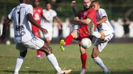 Rubro-Verde ainda não venceu longe do Benitão nesta série A-2 e cai para a 16ª colocação (Foto: Mastrangelo Reino/A Cidade)