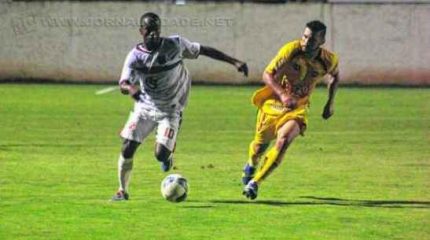 O Rubro-Verde precisa vencer para se distanciar do Z-4. Já o Independente quer os três pontos para se aproximar do acesso