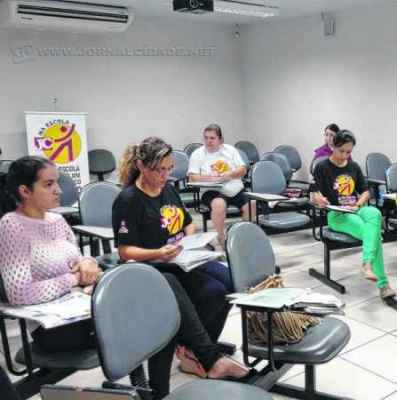 O coordenador pedagógico do curso, Jaime Leitão, e o jornalista do Grupo JC, Favari Filho, orientaram os trabalhos