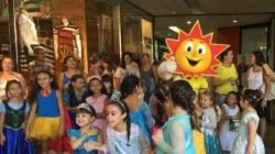 No sábado, 25 de abril, três atividades encantarão os filhos dos clientes