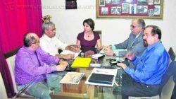 Presidente da OAB Rosa Cattuzzo conduz reunião sobre o abaixo-assinado pela volta do trem