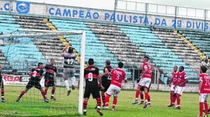 Tradicionalmente os estádios municipais sediam a final do Amadorzão, sempre disputada em um domingo pela manhã