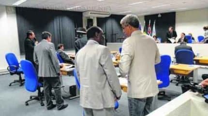 Os projetos de lei ainda serão analisados pelos vereadores rio-clarenses em segunda discussão