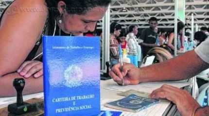 FGTS é pago para trabalhadores com carteira assinada (foto Marcello Casal/ABr)