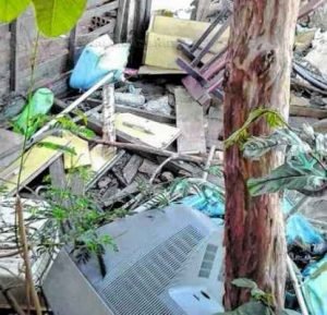 Móveis depositados de forma irregular no Santa Maria