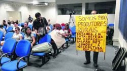 DISPUTA: doação de área para escola de samba gera discussão entre agricultores e prefeitura