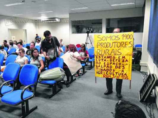 DISPUTA: doação de área para escola de samba gera discussão entre agricultores e prefeitura