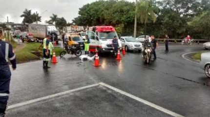 Acidente ocorreu na Avenida Tancredo Neves