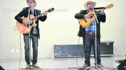 VIOLEIROS TOCAM: serão 28 duplas a se apresentar e que prometem pontear o melhor da música caipira no festival