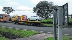 Nessa segunda (1º), carro se envolveu em um acidente em rotatória da Av. Tancredo Neves