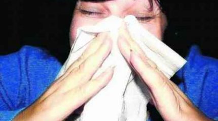O contato com poeira, os odores fortes e pelos de animais podem desencadear crises alérgicas (foto Agência Brasil)