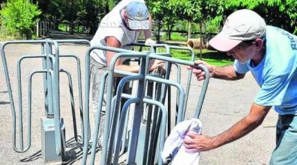 Catracas foram instaladas nas entradas do parque para evitar a circulação de bicicletas