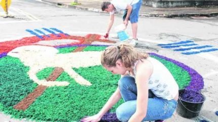 TAPETE: serão feitos na Nossa Senhora da Saúde, Nossa Senhora Aparecida, Bom Jesus e Imaculado Coração de Maria