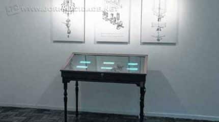 Em seu título, a mostra faz referência ao universo infantil e sugere que basta mudar a perspectiva diante da forma como se enxergam as coisas