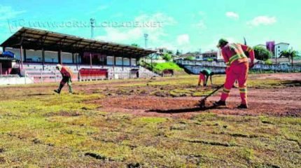 O distrital passa por reforma no gramado, instalação de reservatórios de água e pintura. A expectativa é que finalize em outubro