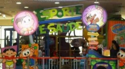 A atração infantil é muito divertida e incentiva a prática de esportes