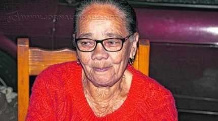 Dona Senhorinha já benzeu membros de várias gerações de uma mesma família, mas atualmente atende apenas crianças