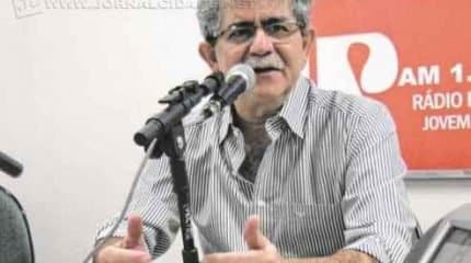 O prefeito Du Altimari em entrevista no estúdio da Rádio Excelsior Jovem Pan na última segunda-feira (22)