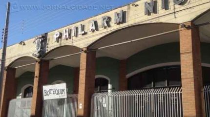 ATÉ O FIM DO ANO: o 1º-secretário da Sociedade Philarmônica Rio-clarense, Valdir Duarte, informou que diretoria estuda parceria com prefeitura e pretende reativar prédio até o final do ano