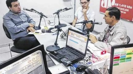 O jornalista Antonio Archangelo, o democrata Murylo Müller Cesar e o vereador Anderson Christofoletti (PMDB)