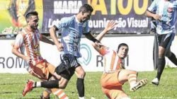 Jogo foi bastante disputado e equilíbrio deve ser mantido para o jogo de volta, sem favorito para conquistar o Regionalzão (Foto: Sanderson Barbarini)