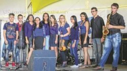 VENCEDORES: integrantes da banda Setes Mares, que apresentaram a canção “Pirata”, composição de Lilian Expedião e que teve os arranjos criados pelo tecladista Rafael Bock