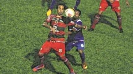 O meia-esquerda Luiz Henrique jogou no time do Velo Clube na temporada 2013 e depois foi para o futebol do Vietnã