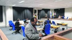 Vereador José Pereira (PTB) foi um dos que discursaram pela redução dos valores da “taxa” de iluminação pública