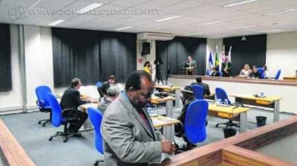 Vereador José Pereira (PTB) foi um dos que discursaram pela redução dos valores da “taxa” de iluminação pública