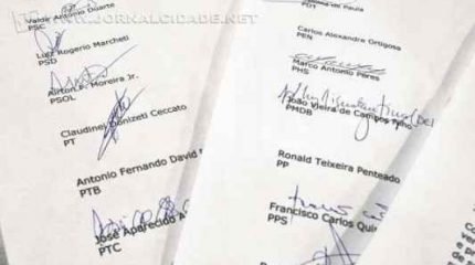 Cópia do manifesto “pela democracia e pelo aumento da representatividade do povo e das entidades organizadas”