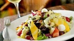 Saladas são sempre bem-vindas. E o melhor é que também são muito saudáveis. ( Foto: Tadeu Brunelli)