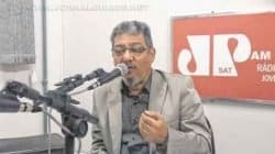 O advogado trabalhista Jouber Natal Turolla no estúdio da Rádio Excelsior Jovem Pan