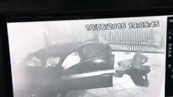 Em um assalto no dia 10 de junho, assaltantes entraram na garagem de uma casa e levaram um celular, um dos objetos mais cobiçados em ações rápidas