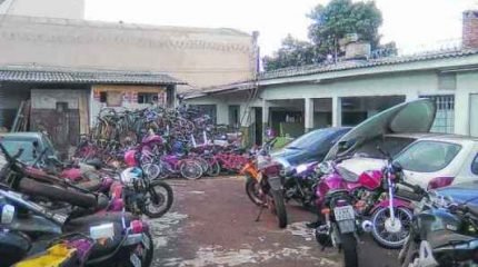 Empresas autorizadas podem comprar veículos irrecuperáveis em leilões e vender as peças (foto Julio Cezar Nune / CC)