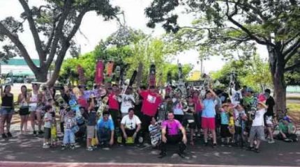 Aulas da escolinha de skate acontecem todos os domingos na pista localizada no Lago Azul