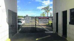 Frente da Penitenciária II nessa segunda-feira (20) indicando a adesão à paralisação