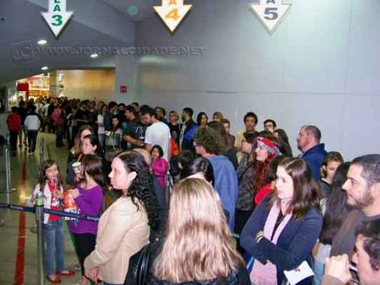 Público lotou o cinema do Shopping Rio Claro na noite de terça-feira (30
