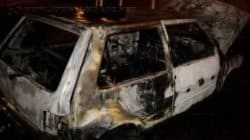 Veículo Uno ficou totalmente destruído após incêndio