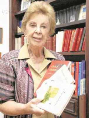 A professora e escritora Ivanira Bohn Prado morreu aos 94 anos na manhã dessa quinta-feira (16)
