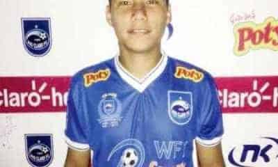 Davidy posa com a camisa do Rio Claro FC e com a camisa da seleção da China (Foto: Reprodução Facebook)