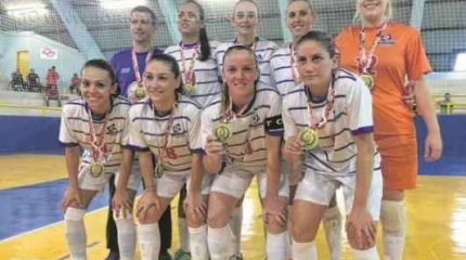 Chegada dos atletas Michel Rezende (campeão) e Willian Poiani (vice) na prova de Resistência. Ciclismo encerra suas disputas nesta terça-feira, com a BMX