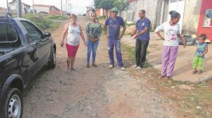 Moradores da Avenida 104 no Jardim Boa Vista reivindicam a pavimentação da via, que não está sendo contemplada