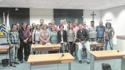 Trabalhadores da Praça foram recebidos por parlamentares na tarde da última segunda-feira (27) na Câmara Municipal